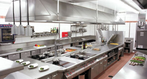 Attrezzature per ristorazione professionale: come ottimizzare efficienza, sicurezza e riduzione degli sprechi