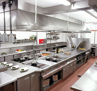 Attrezzature per ristorazione professionale: come ottimizzare efficienza, sicurezza e riduzione degli sprechi
