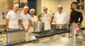 Arredamento inox per ristoranti: come progettare una cucina più veloce, ordinata e “a prova di servizio” con scelte tecniche intelligenti